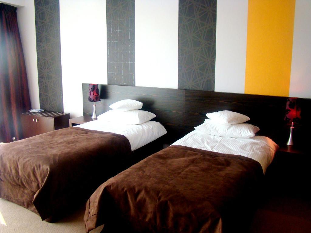 Hotel Niepołomice Habitación foto