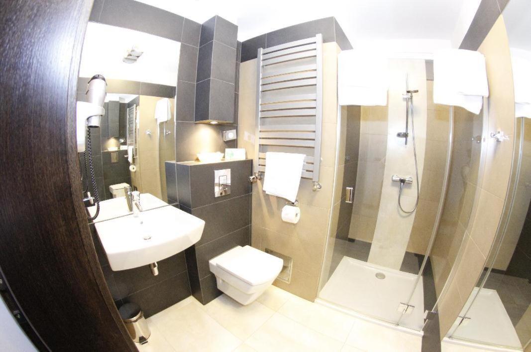 Hotel Niepołomice Habitación foto