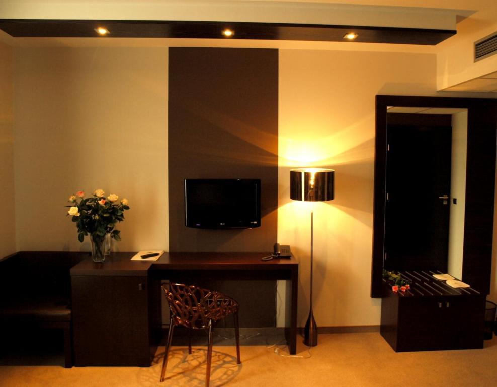 Hotel Niepołomice Habitación foto