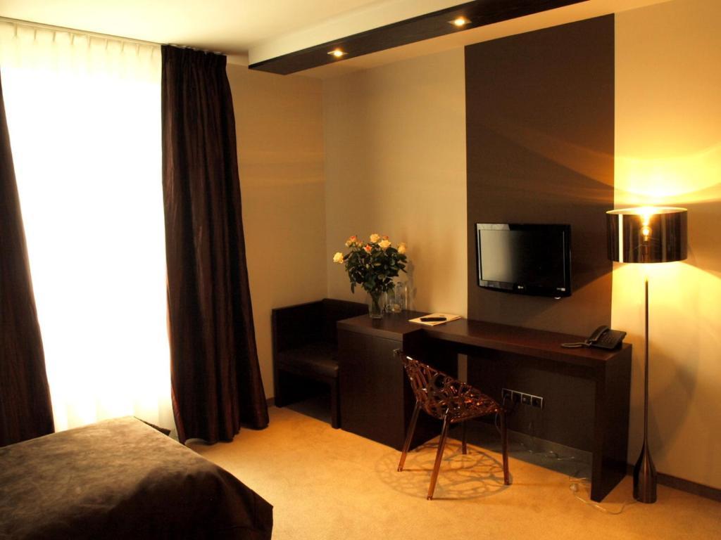Hotel Niepołomice Habitación foto