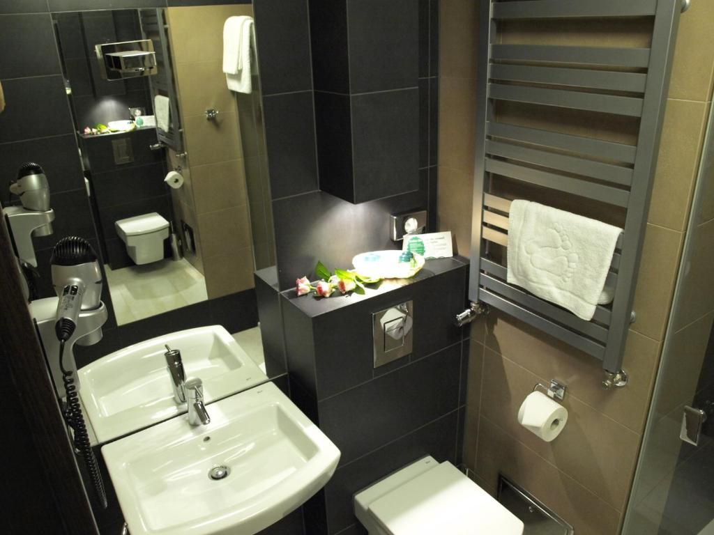 Hotel Niepołomice Habitación foto