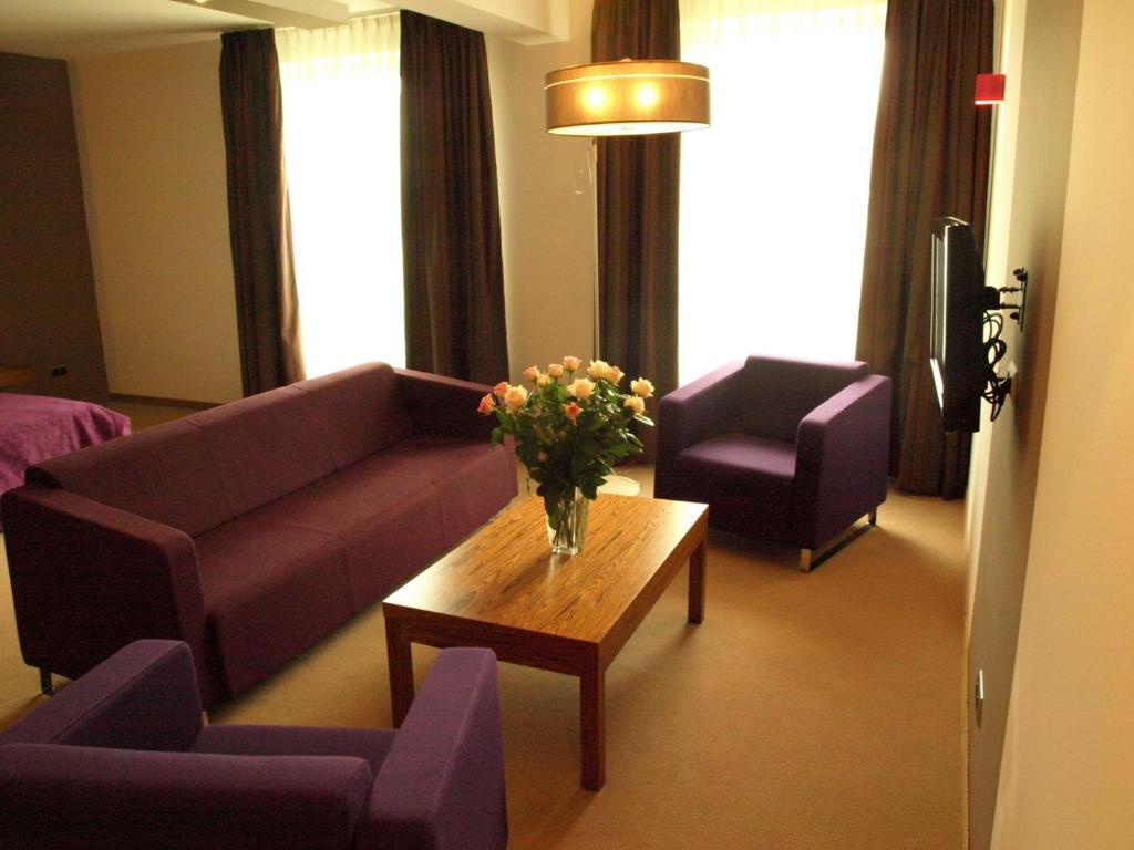 Hotel Niepołomice Habitación foto