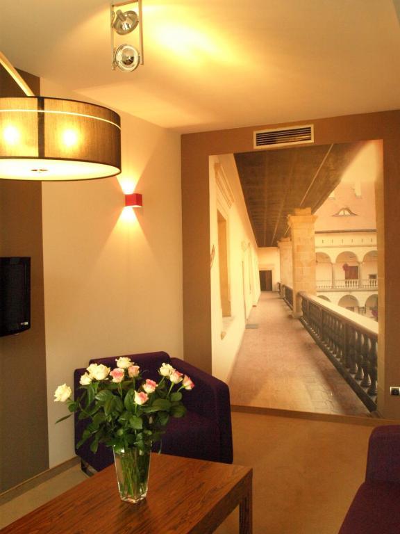 Hotel Niepołomice Habitación foto