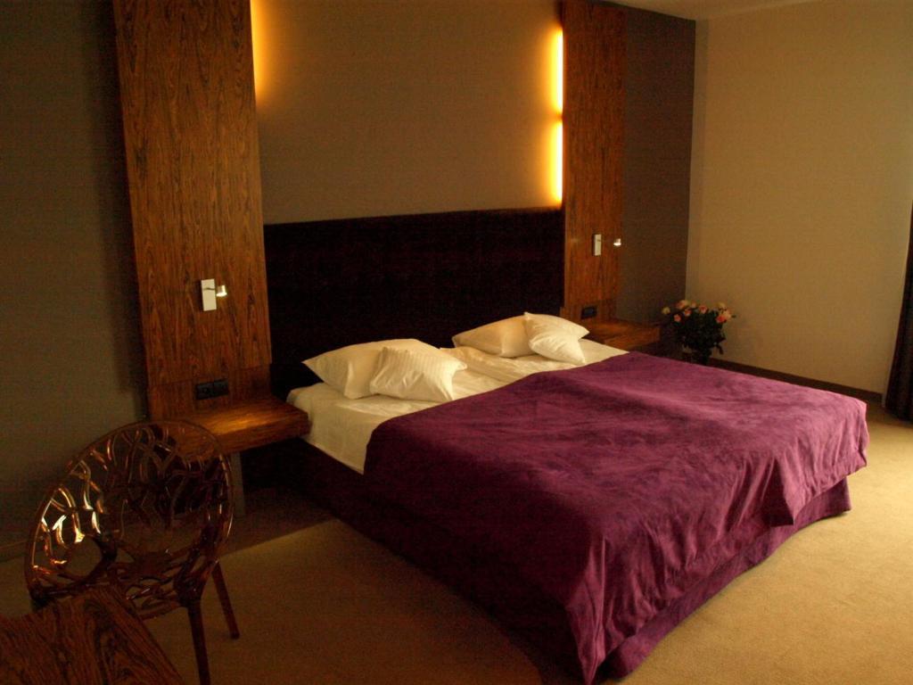 Hotel Niepołomice Habitación foto