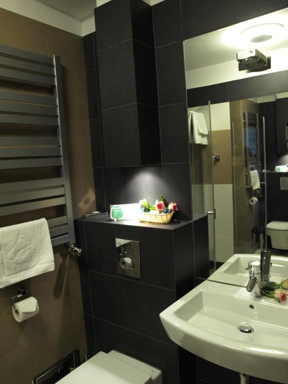 Hotel Niepołomice Habitación foto