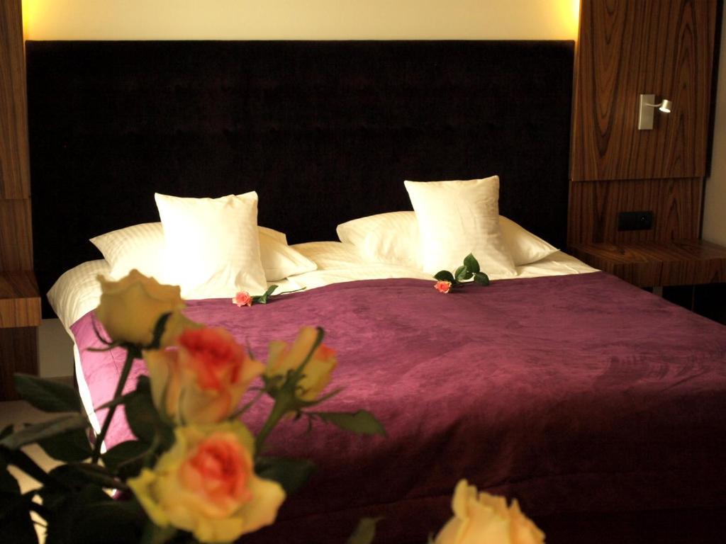 Hotel Niepołomice Habitación foto